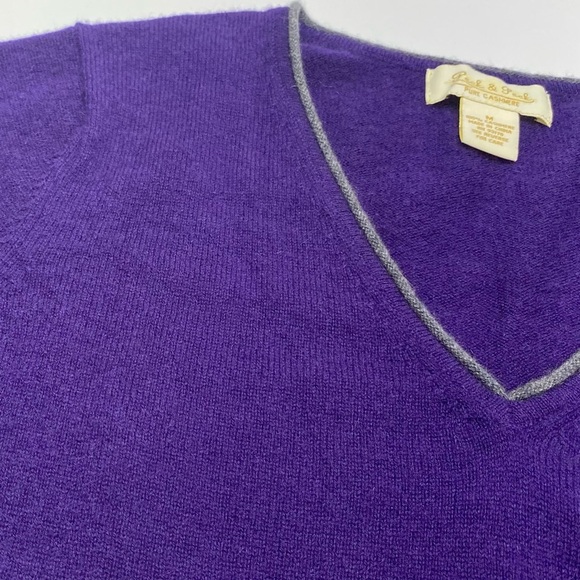 Peck & Peck Women’s Cashmere Purple V-Neck Sweater with Gray Trim Medium - Picture 5 of 11